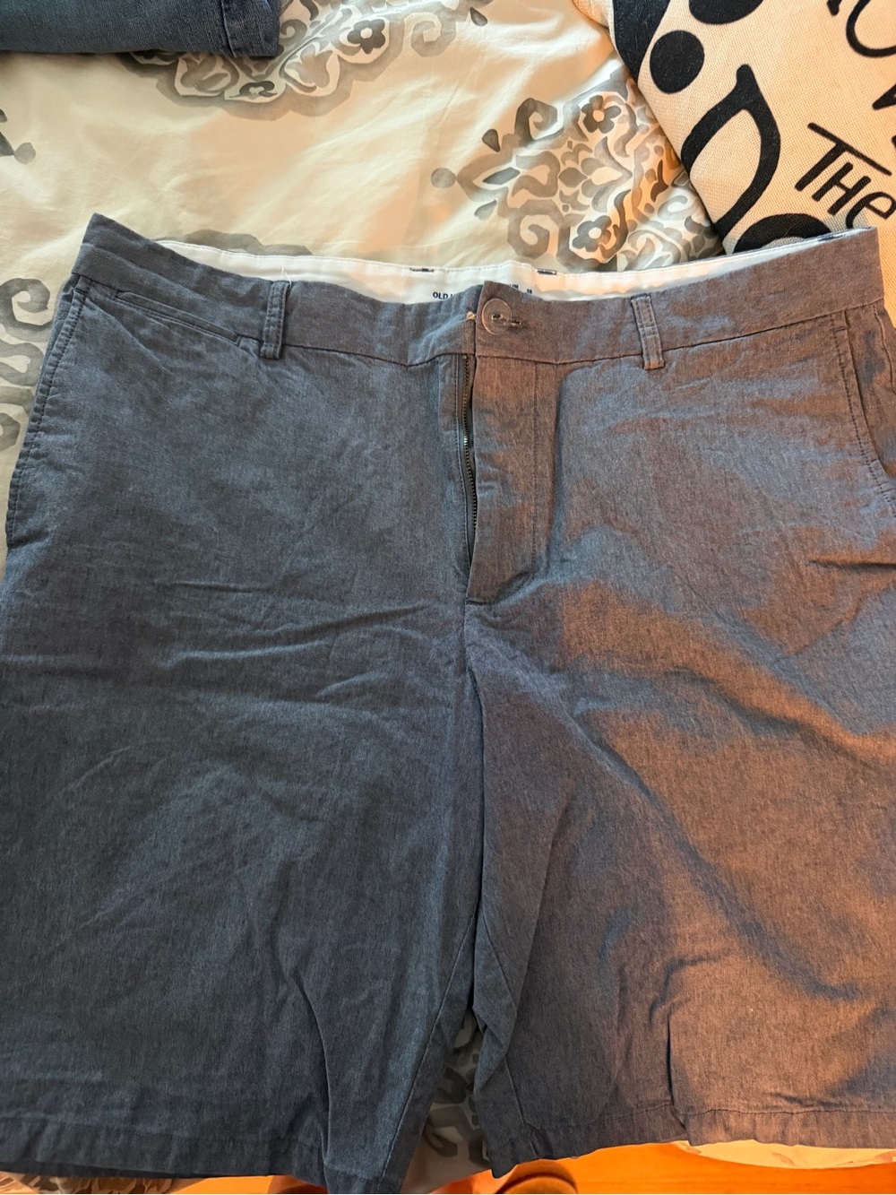 Old Navy Men's Flat-Front Shorts in Slate